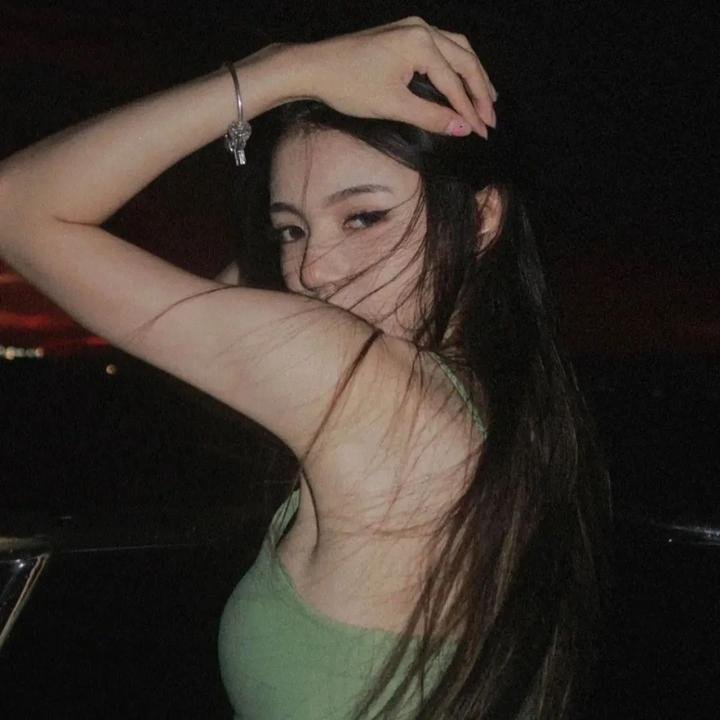 派遣女公关彩华